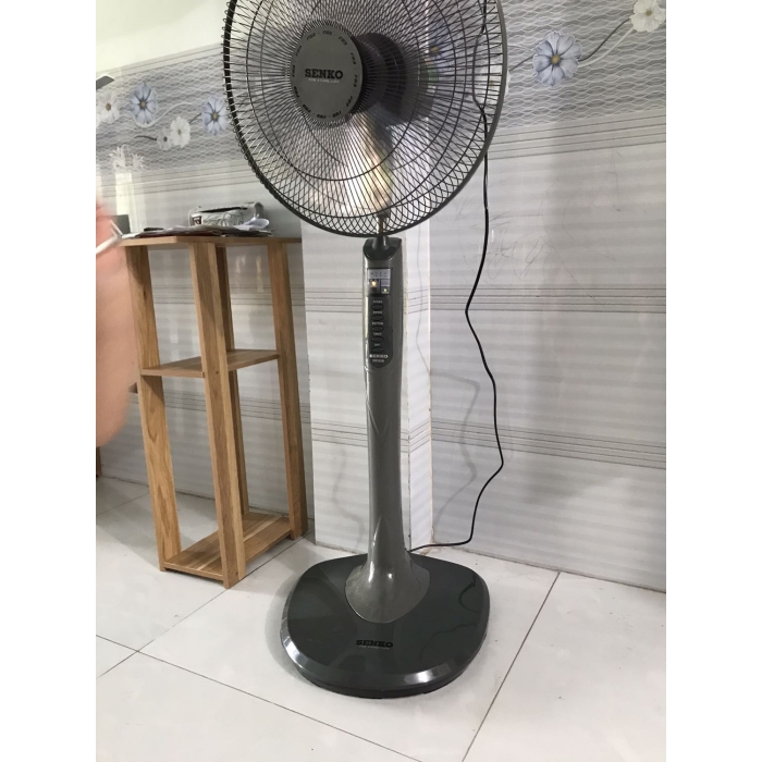 Quạt đứng điều khiển từ xa SENKO DR1608 - Hàng chính hãng